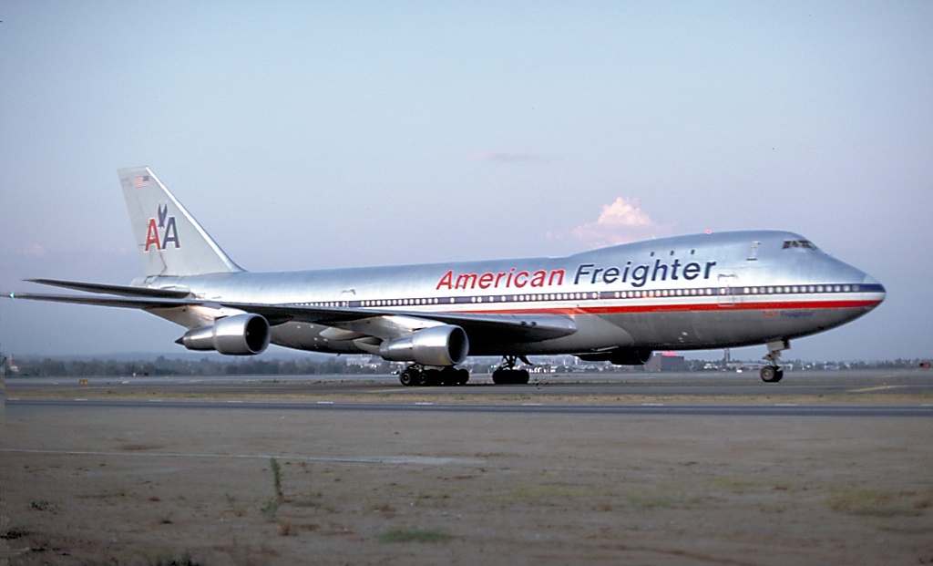 American Airlines zet vliegtuigen in voor vrachtvluchten