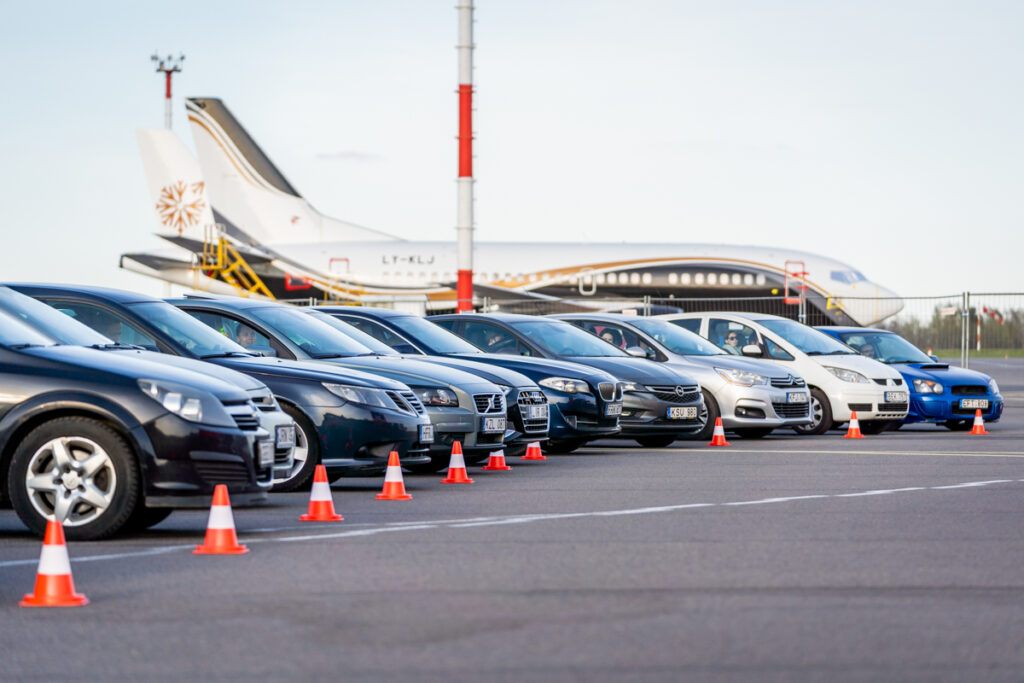 Vilnius gebruikt luchthaven als drive-in bioscoop | Foto’s