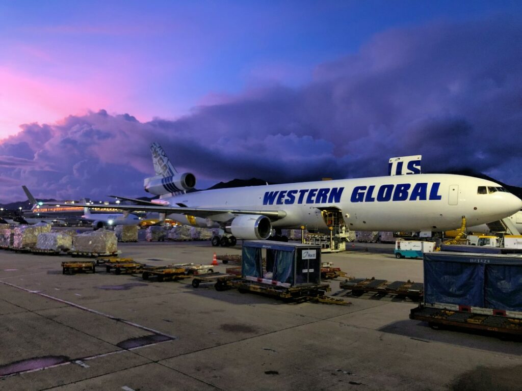 © Brien Schouten. Apron van Hong Kong International Airport.