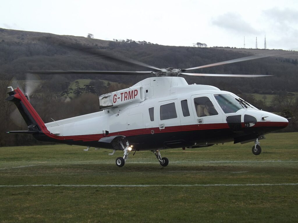 Oude helikopter van president Trump te koop