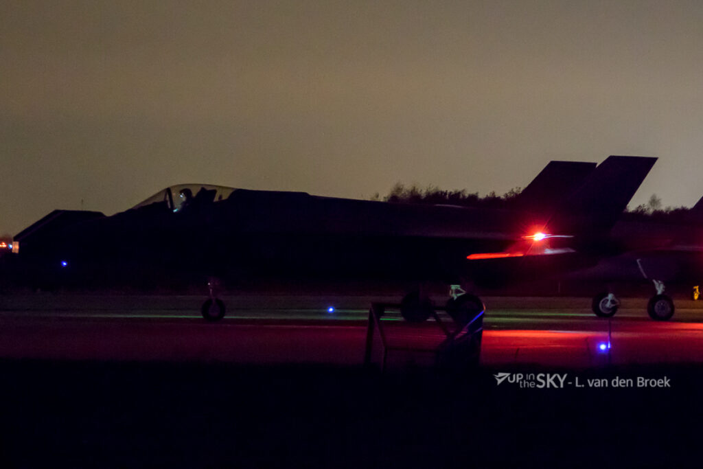 F-35’s beoefenen nachtvliegen vanaf Volkel | Foto’s