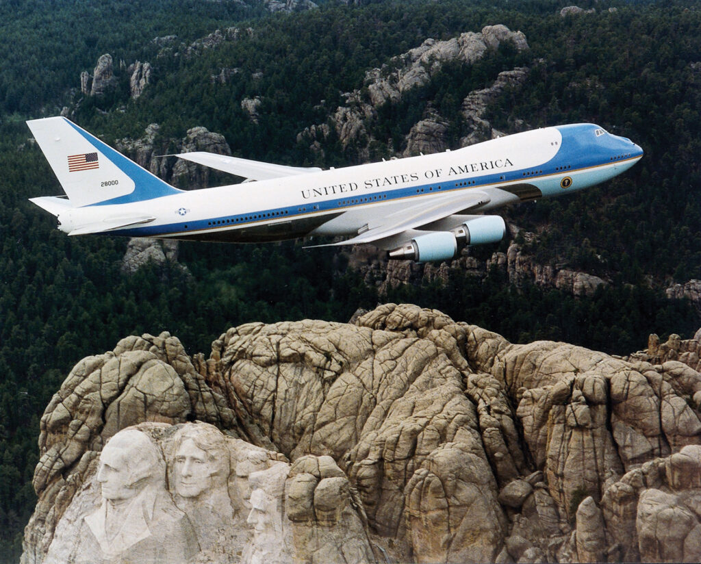 ‘Nieuwe’ Air Force One vliegt deze zomer, maar hoe veilig?
