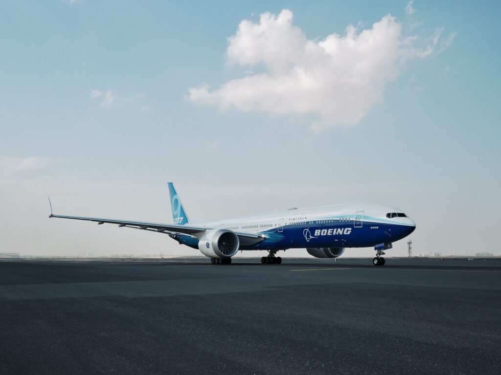 Boeing vliegt 777X naar Dubai | Video