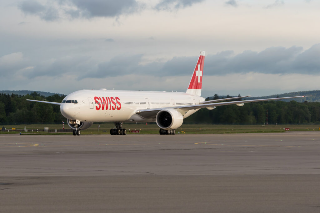 Hangar in duizend stukjes na motorentest SWISS 777