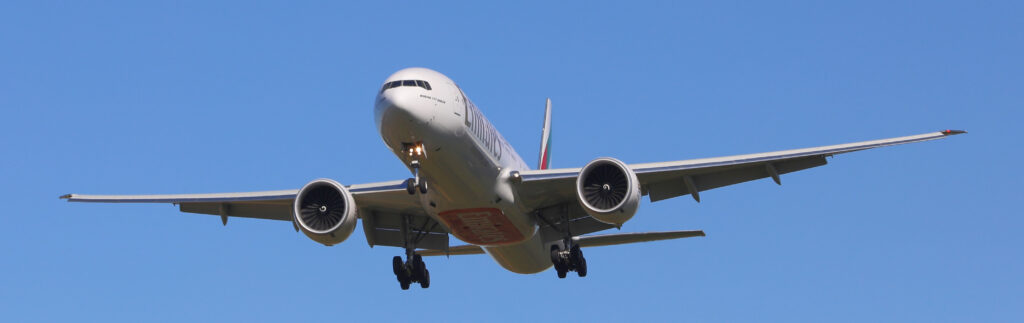 ‘Mogelijk vier Emirates-piloten geschorst’