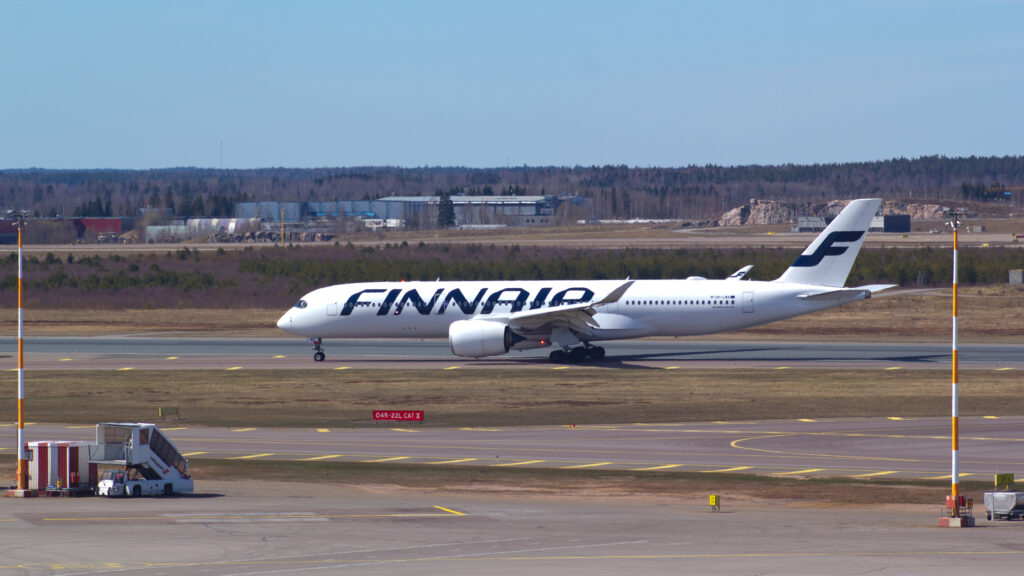 A350 glijdt van startbaan af | Foto