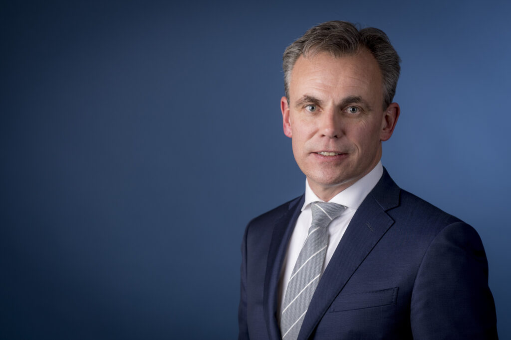 Harbers’ krimpplan Schiphol opgeschort