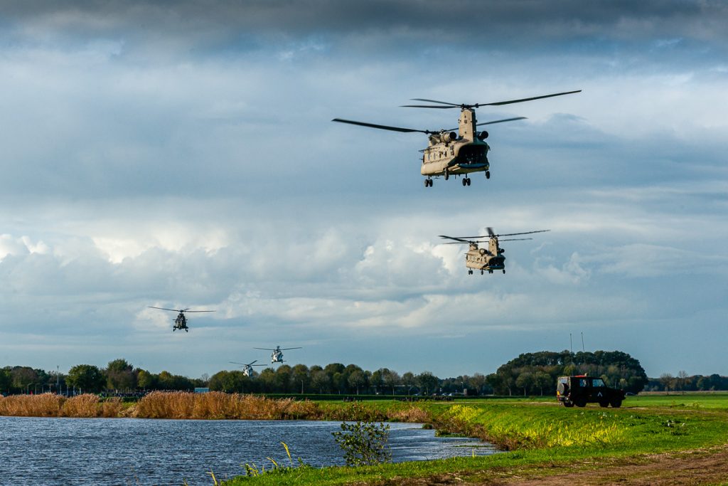 Massale helikopteroefening in Nederland | Foto’s