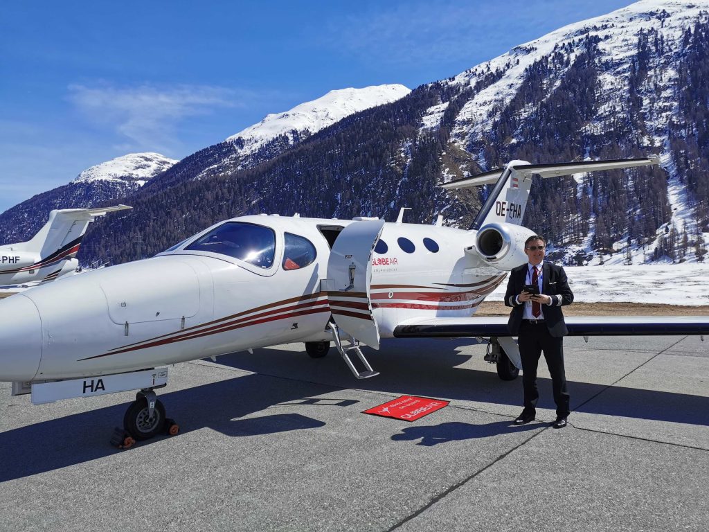 In één jaar 180.000 kilometer in een business jet | Interview