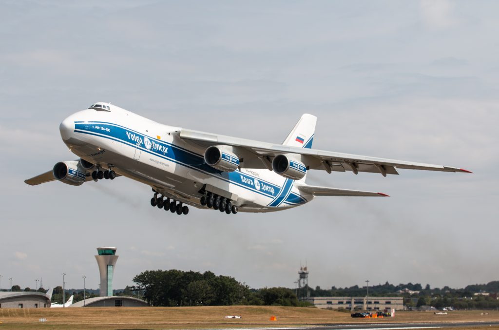 Rusland gebruikt Antonov om ander vliegtuig op te halen