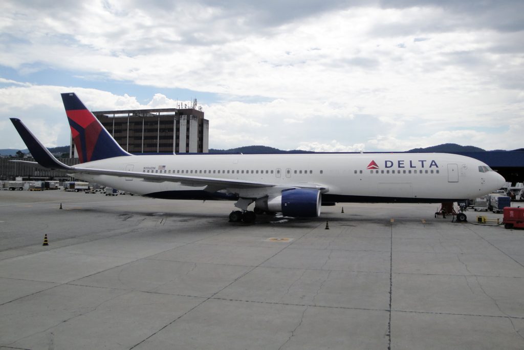 Crewlid gearresteerd, 767-vlucht geannuleerd