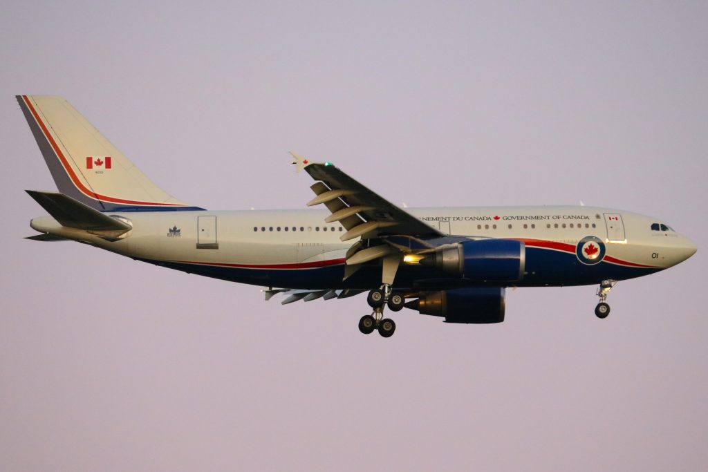 Canadese premier gestrand door kapotte Airbus