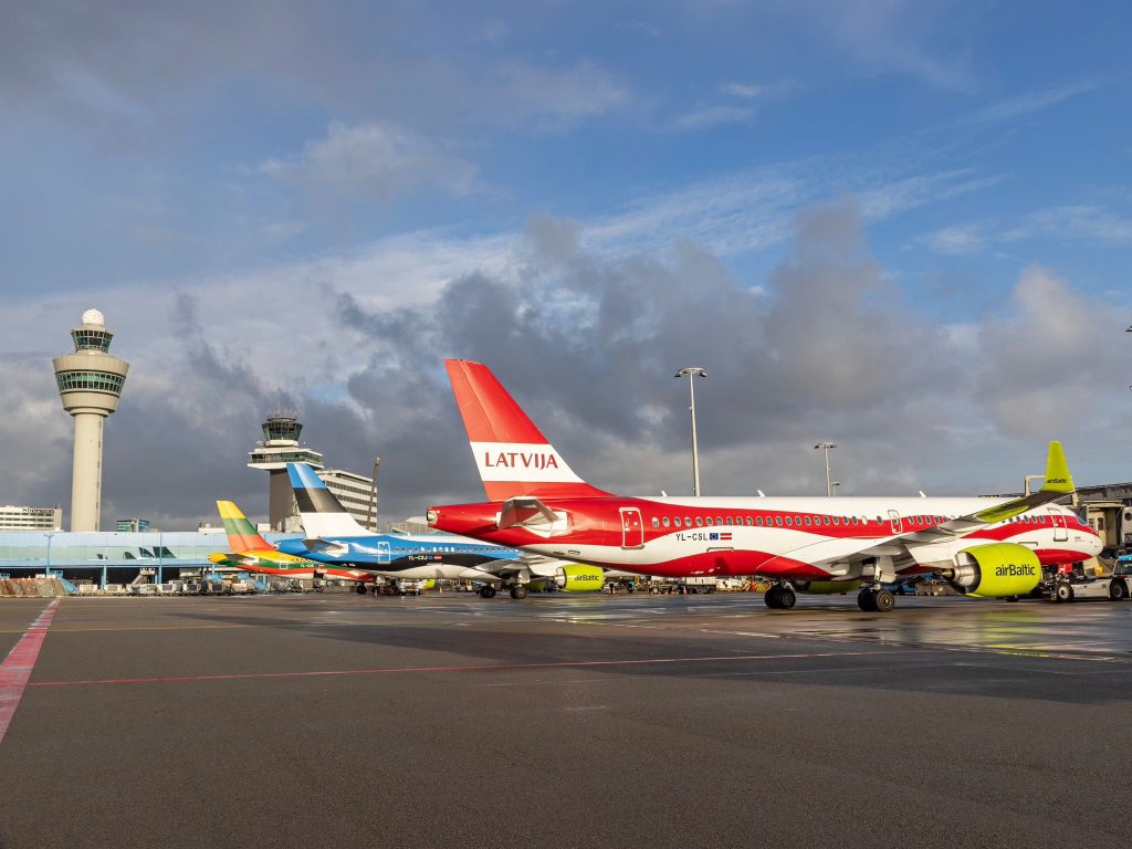 AirBaltic viert twintig jaar op Schiphol