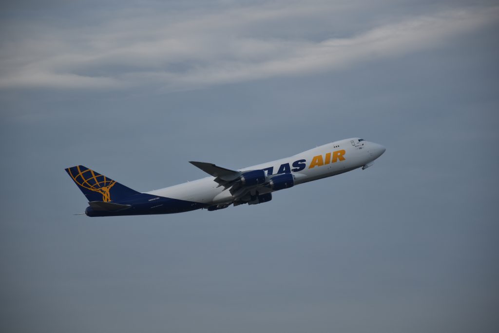 747 maakt extra rondje na touché