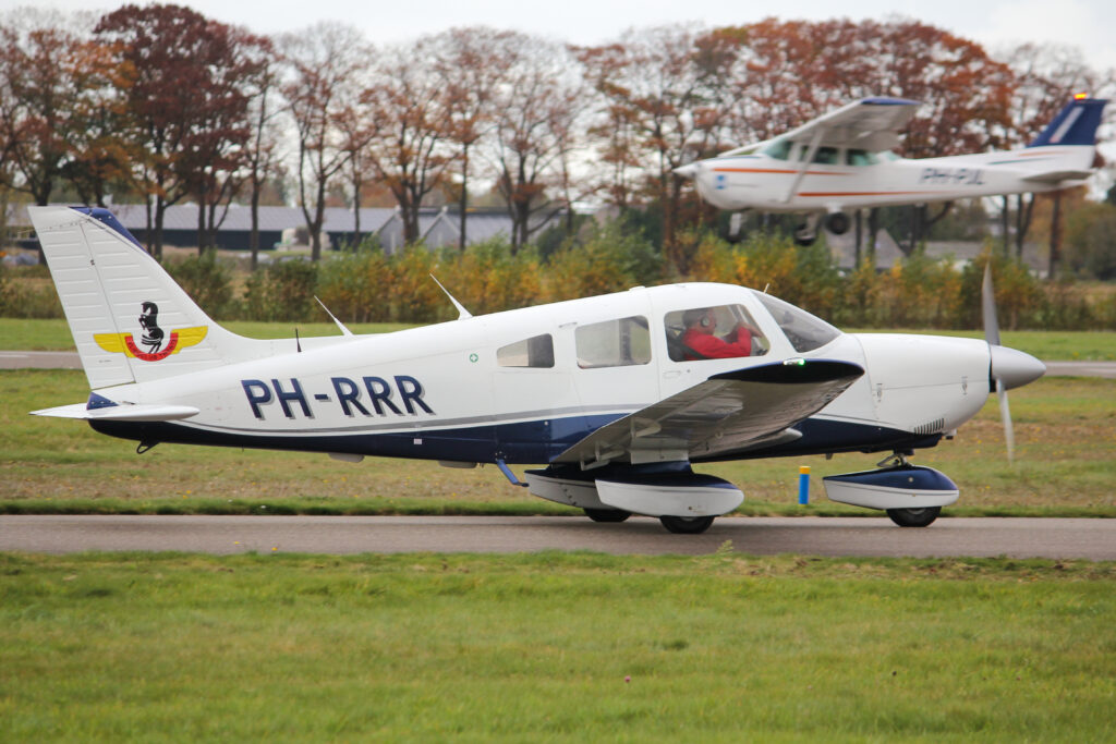 Vliegtuig, Piper 28