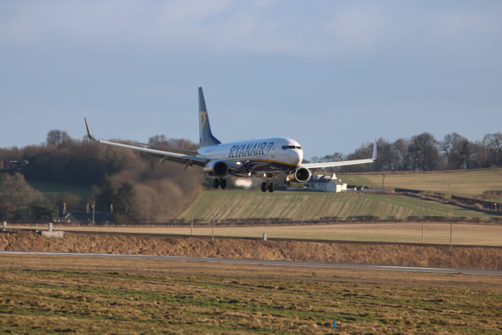 Landing Ryanair 737 komt net te laat
