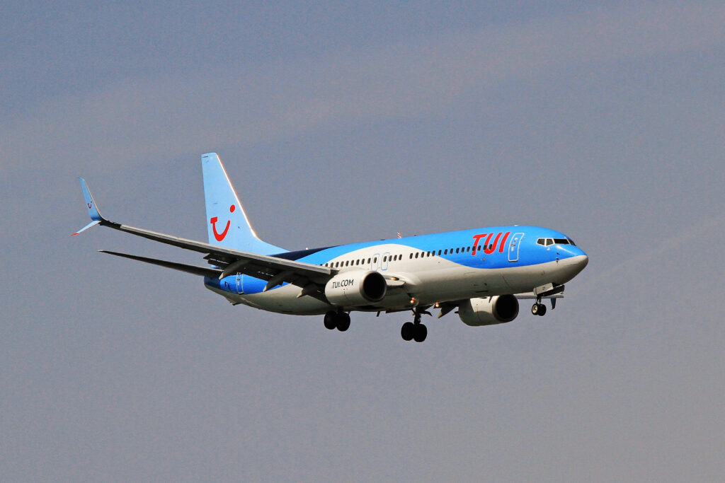 TUI Engeland 737 vliegt terugweg laag