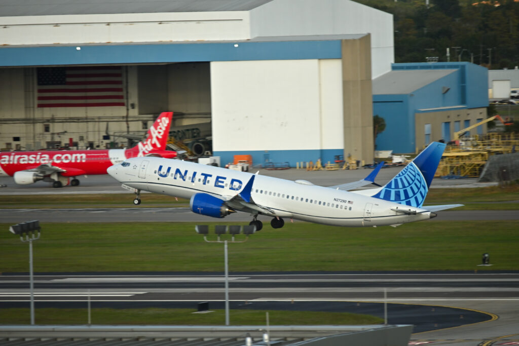 737 landt na één uur 35 kilometer verderop