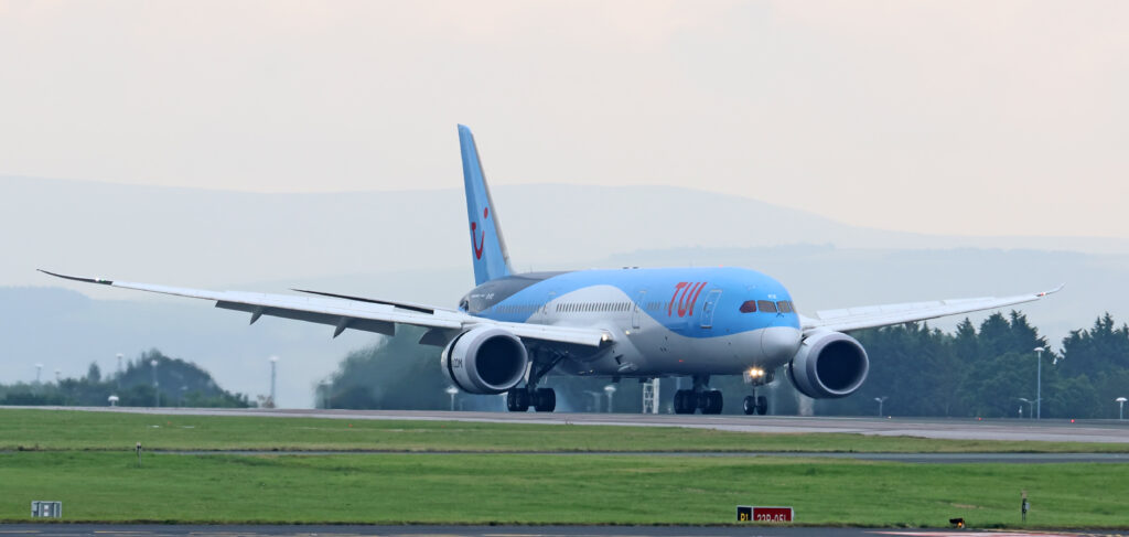 787 wijkt op één vlucht twee keer uit
