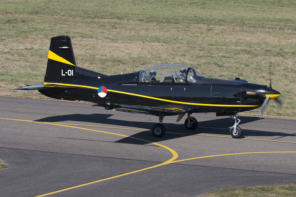 Luchtmacht gaat definitief voor nieuwe lesvliegtuigen
