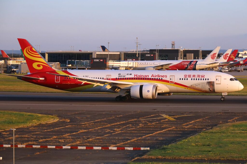 787 draait halfuur lang rondjes boven zee