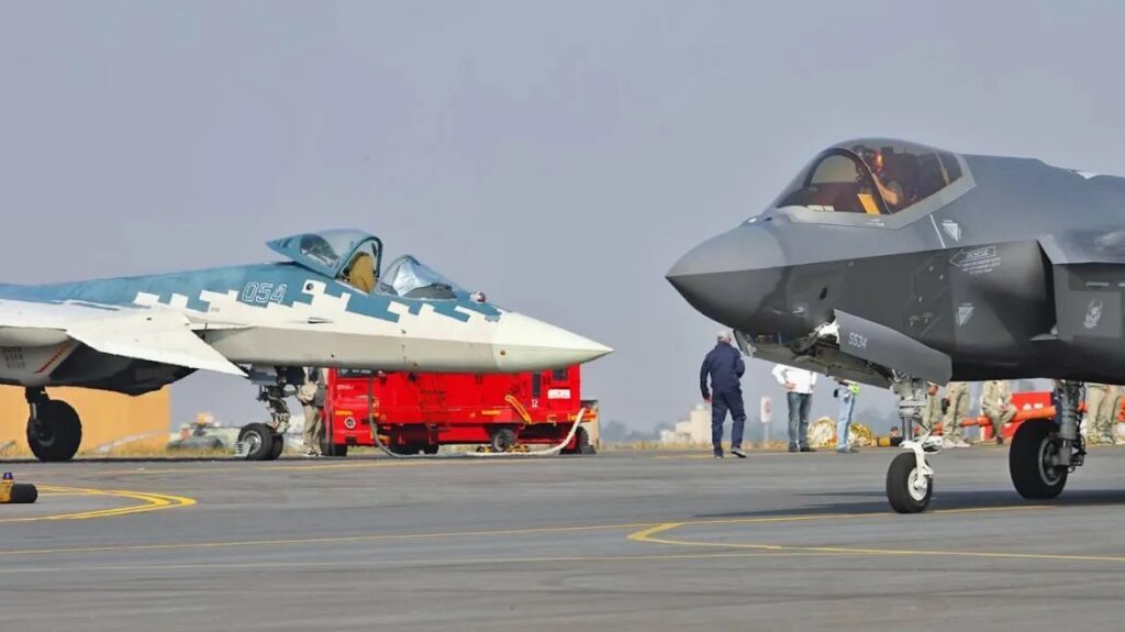 F-35 ‘ontmoet’ rivaal voor het eerst