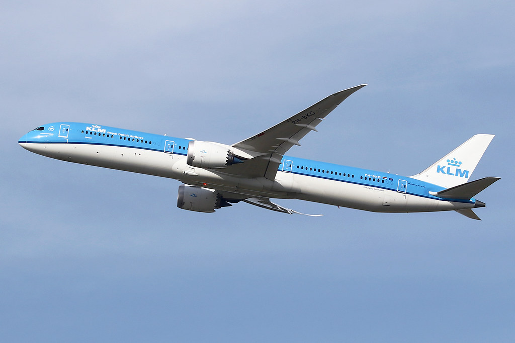 KLM 787 wijkt uit na verdrietige wending
