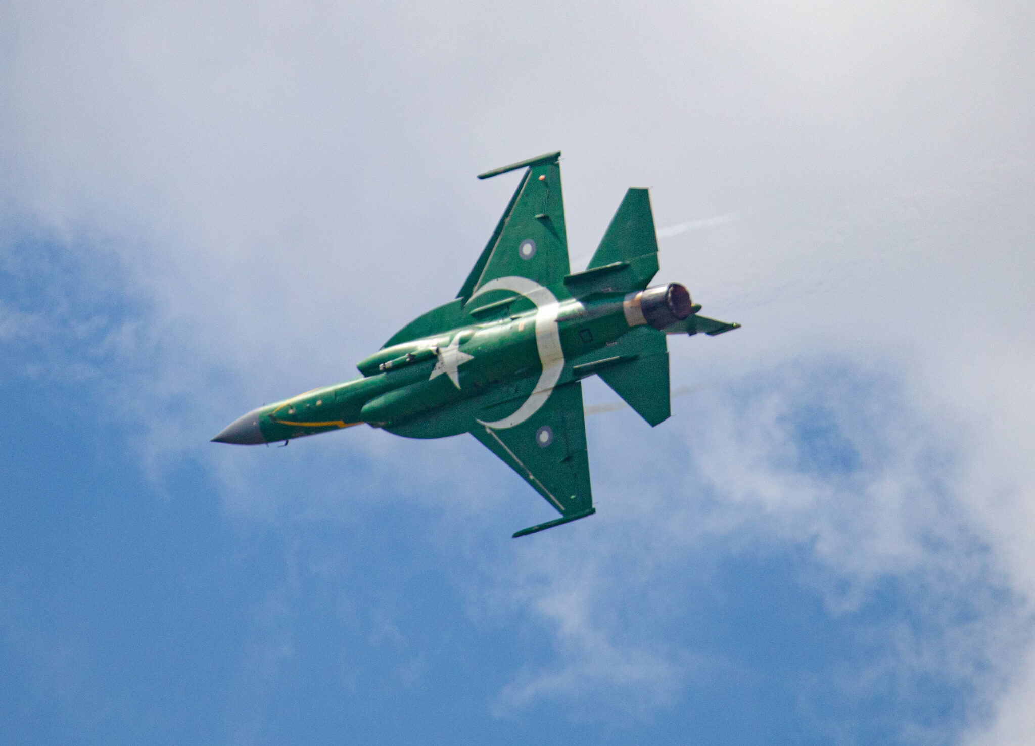 Pakistan en Bangladesh praten over JF-17 gevechtsvliegtuigen