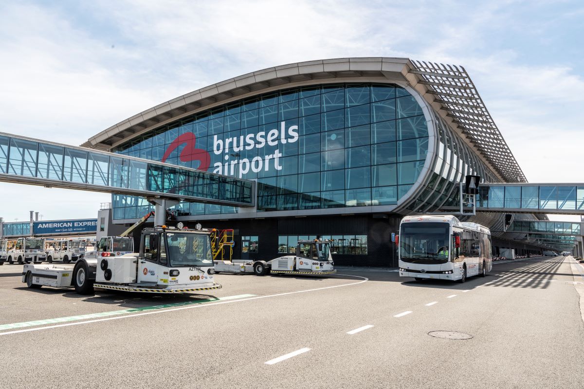 Chaos op luchthaven over de grens tijdelijk hersteld