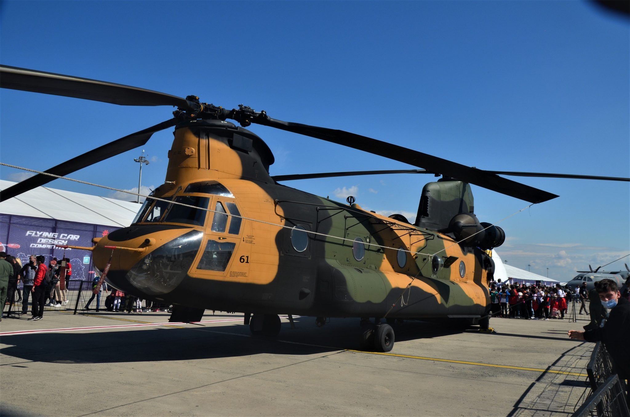 Militaire transporthelikopter stort neer tijdens oefening