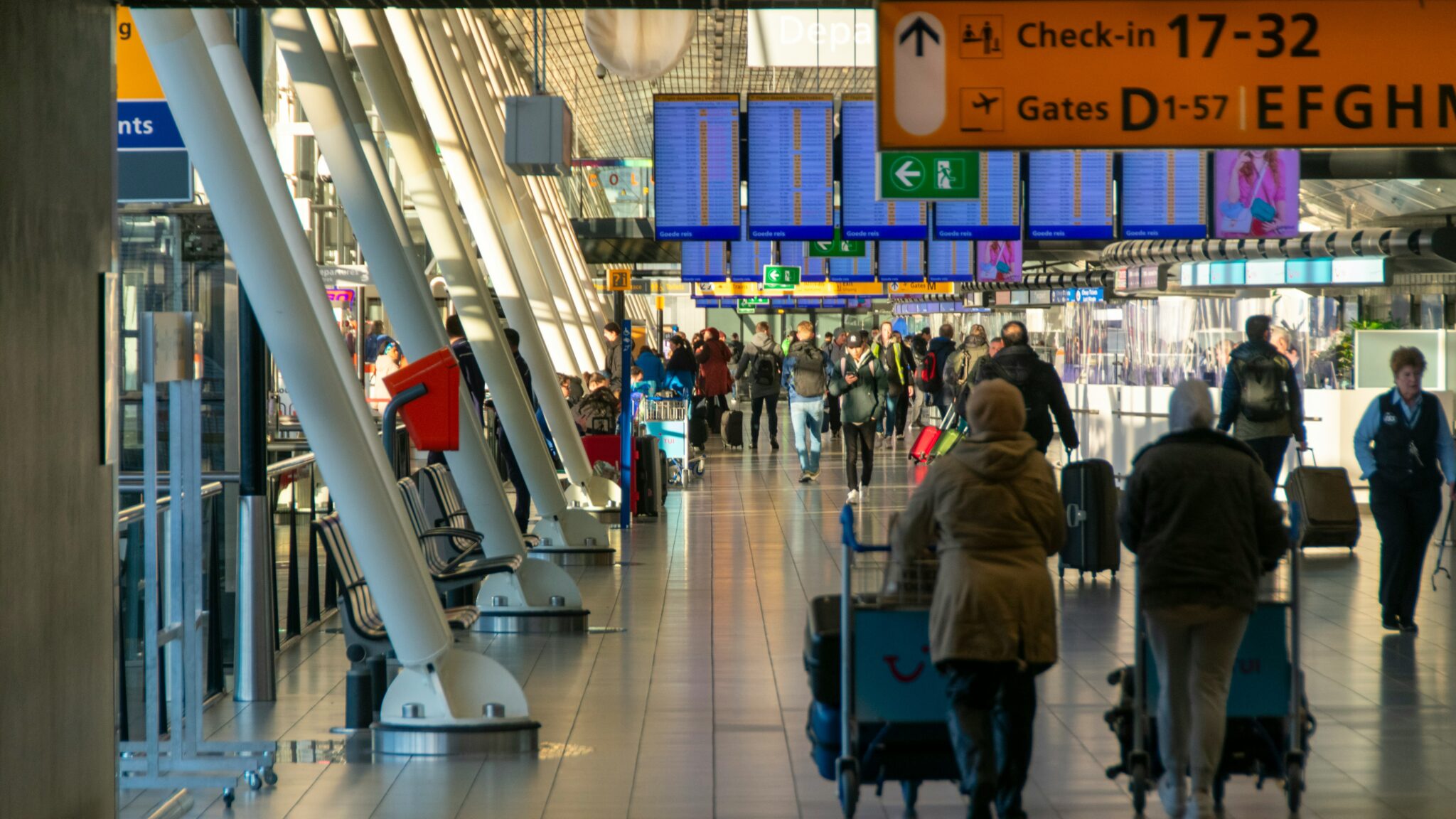 Luchtvaartsector ziet verschuiving in boekingsgedrag van prijsbewuste reizigers